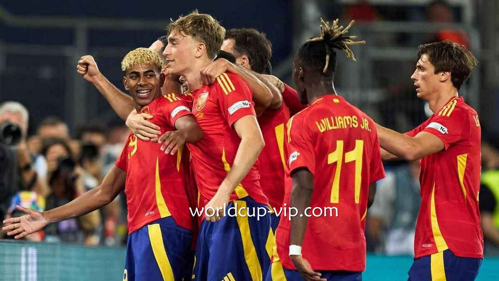 2026世界杯投注 | 西班牙队庆祝进球
